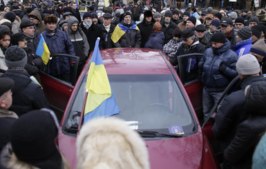 Милиция угрожает тюрьмой автомобилистам за блокирование улиц 