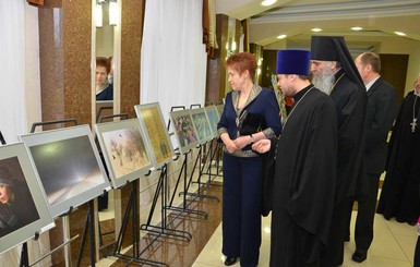 Людмила Янукович побывала на празднике для верующих детей