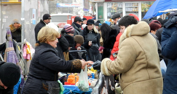 Бороться со стихийной торговлей в Евпатории будут охранные агентства