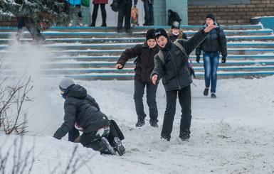 В Запорожье из-за морозов отменили уроки