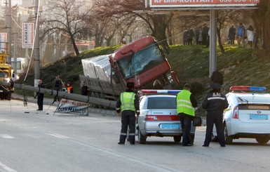 В Севастополе груженая фура без водителя 