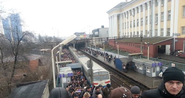 Столица в блокаде: транспортный коллапс, ажиотаж с лекарствами и пустые школы