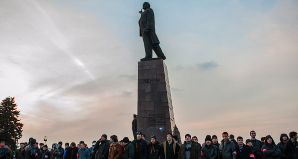 Запорожье революционное: губернатор – в отставке, на улицах – ночные патрули 