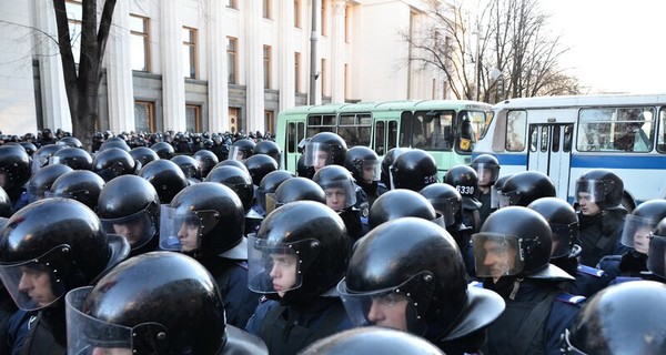 Майдановцы потребовали от 