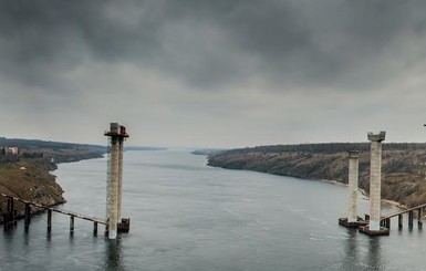 В Запорожье соединяют Бабурку и Хортицу по уникальной технологии