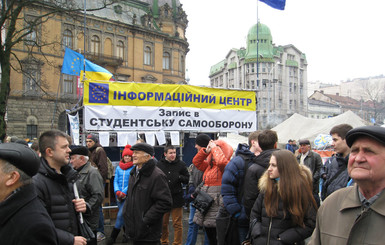 По ночам Львов патрулируют полторы тысячи человек