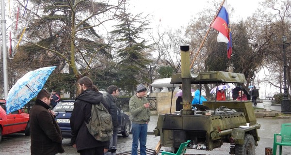 В центре Севастополя развернули полевую кухню 