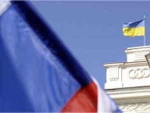 Совет Федерации России разрешил использовать войска в Украине 