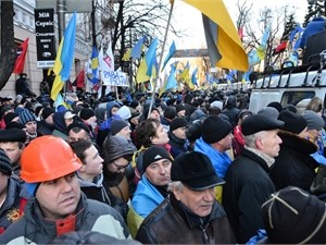 Совет Майдана требует переизбрать Кабмин