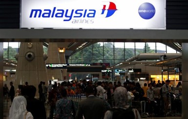 Интерпол: Два пассажира пропавшего Boeing летели по чужим паспортам