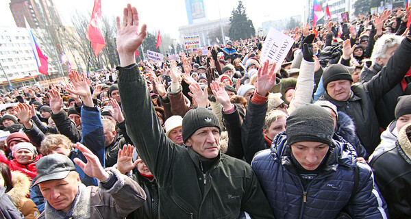 Ситуация в регионах: на народном вече проголосовали против гастролей Кубанского хора