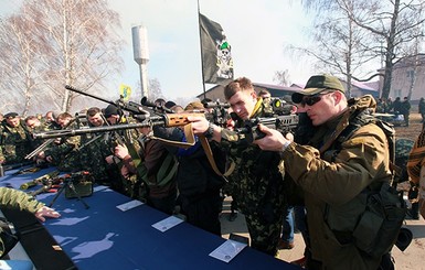 В Нацгвардию попросились 40 тысяч человек 