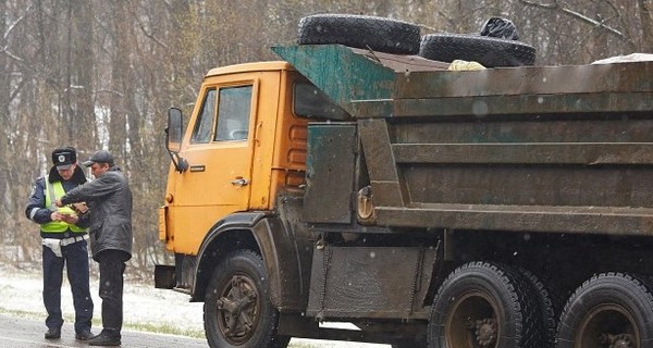 В Харькове объявили войну мусоровозам