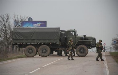 Въезды в Славянск блокированы людьми в камуфляже