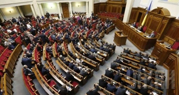 Рада упростила ведение бизнеса и отменила печати