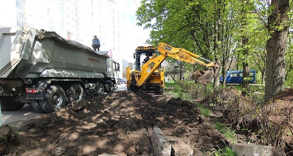 Часть одесского парка забрали под парковку