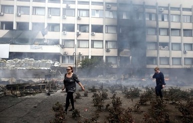 В Днепропетровске для раненых в Мариуполе сдают кровь и несут фрукты