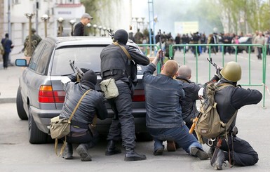 В Луганске неизвестные автоматчики расстреляли 