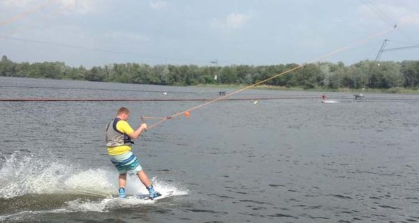 Булатов показал, как на водных лыжах катается