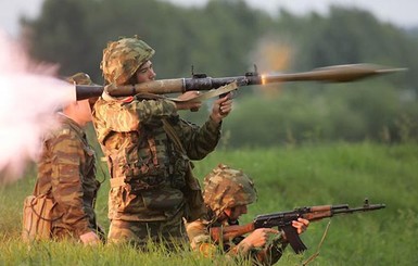 Тымчук: Во время штурма блокпоста военных под Славянском погибли два силовика