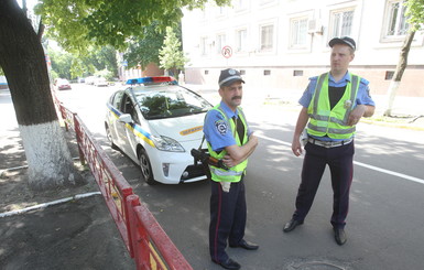 Под Херсоном безработный расклеивал листовки с призывом не идти на выборы