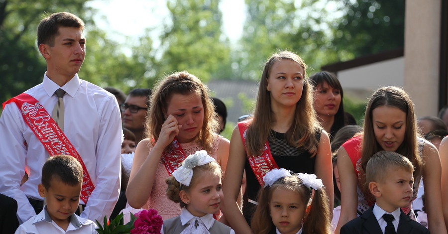 В Донецке выпускные вечера потребовали отгулять до 20.00