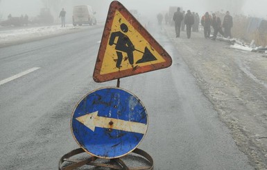 На Львовщине водитель насмерть сбил родителей выпускницы, которые возвращались со школьного бала