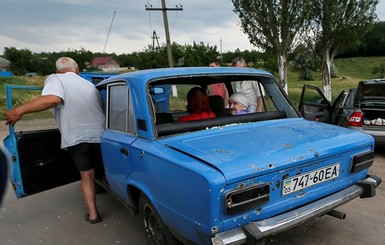 Беженцев с востока будут пускать через коридор только после проверки