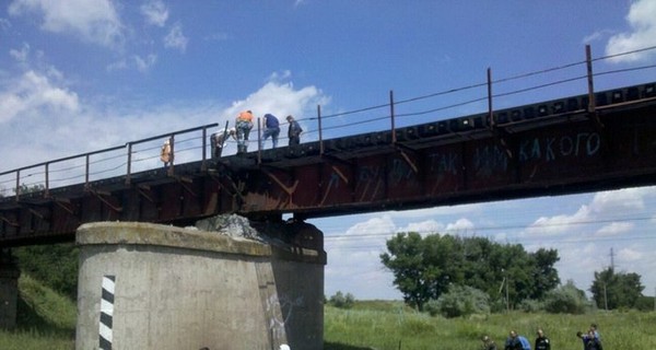 В Запорожской области хотели подорвать пассажирский поезд?