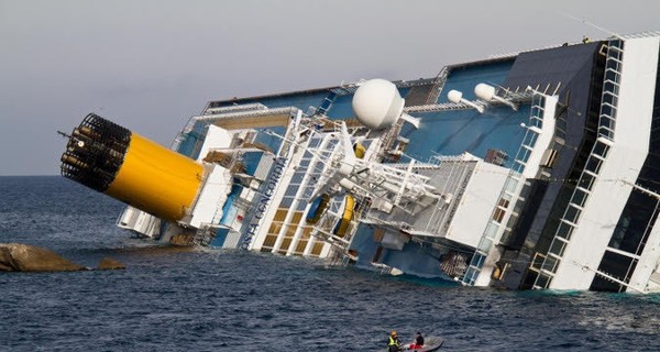 Затонувший лайнер Costa Concordia утилизируют в августе