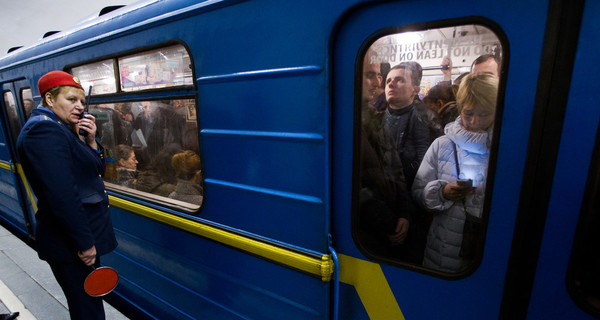 В Харьковском метро ищут бомбу