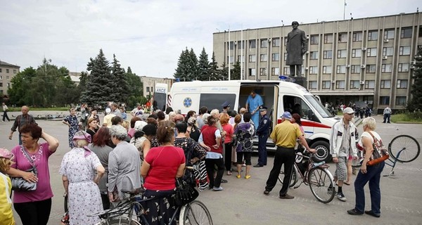 В Славянск завезли медикаменты