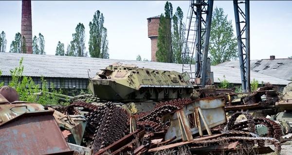 Руководителя бронетанкового завода взяли под стражу и ждут денег