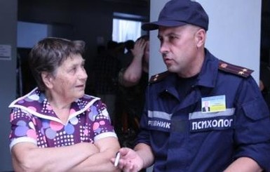 Жителей Славянска начали успокаивать психологи