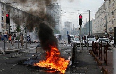 В Париже вспыхнули беспорядки  во время антиизраильской демонстрации