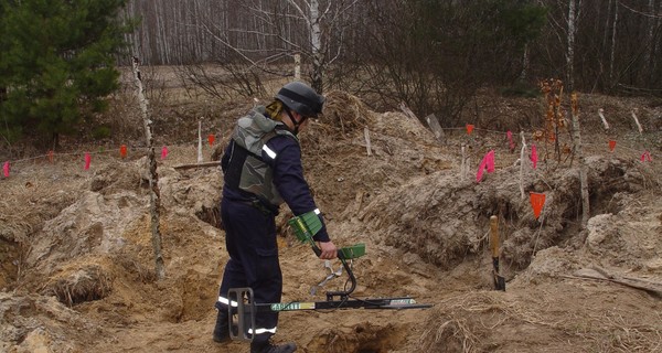 Опасный Славянск: пиротехники обезвредили 13 растяжек с гранатами