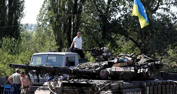 Ночь в Донецке: стрельба во всех районах