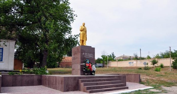 В Запорожской области за ночь пали три Ленина 