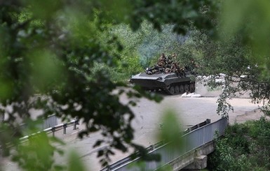 В Донбассе остановлено движение поездов на нескольких участках