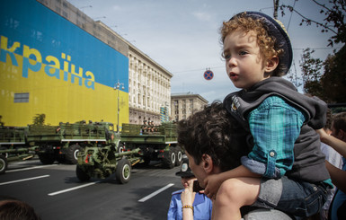 Парад на Майдане: киевляне плакали, бойцы возмущались 