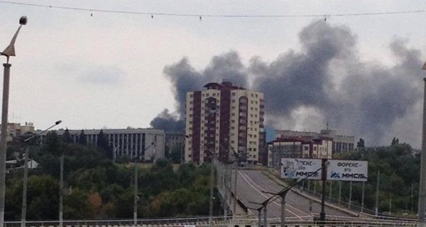 В Донецкой области обстреляли беззащитное село, а в Луганске закрепились военные