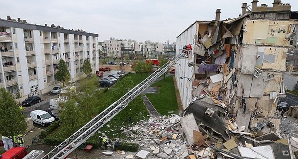 Взрыв в парижском доме: количество погибших увеличилось до трех 