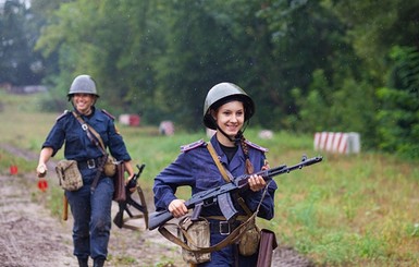 В Нацгвардию массово вступают девушки