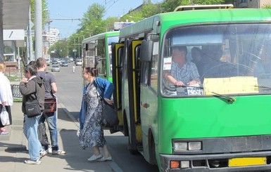 ГАИ будет штрафовать водителей за разговоры по мобильному