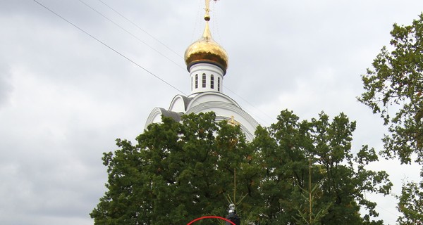 Мертвого на церковной ограде в Харькове нашли служители храма