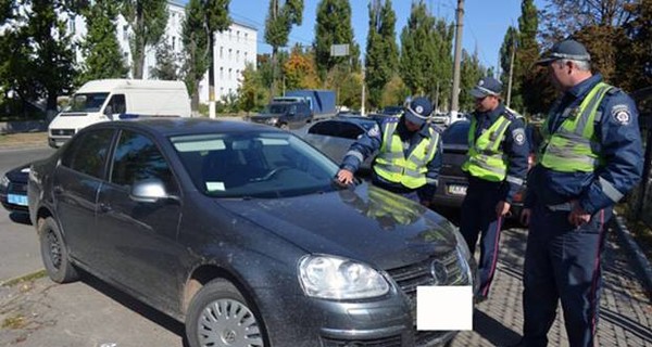 Харьковчанин повстречал на дороге двойник своего автомобиля