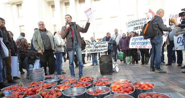 Под Радой сразу три митинга