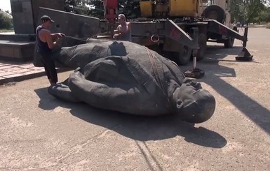 В Харьковской области завалили очередного Ленина