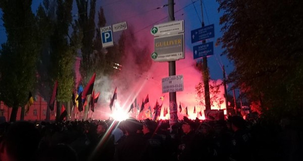 Марш УПА в Киеве закончился гимном на Михайловской площади