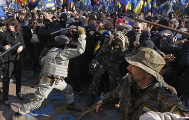 Девять человек, задержанных за беспорядки под Радой, отправлены в изолятор